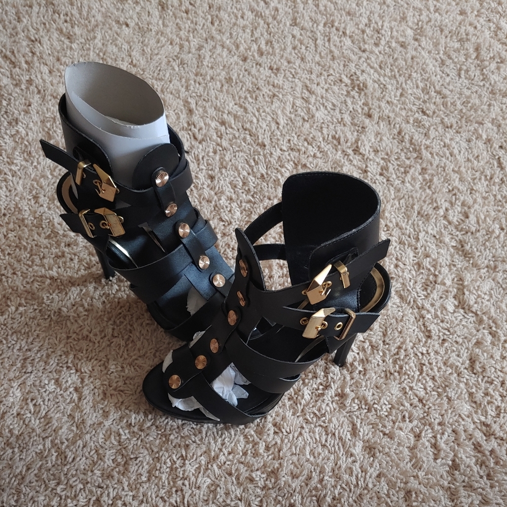 Shoes - Picture 2 of 4